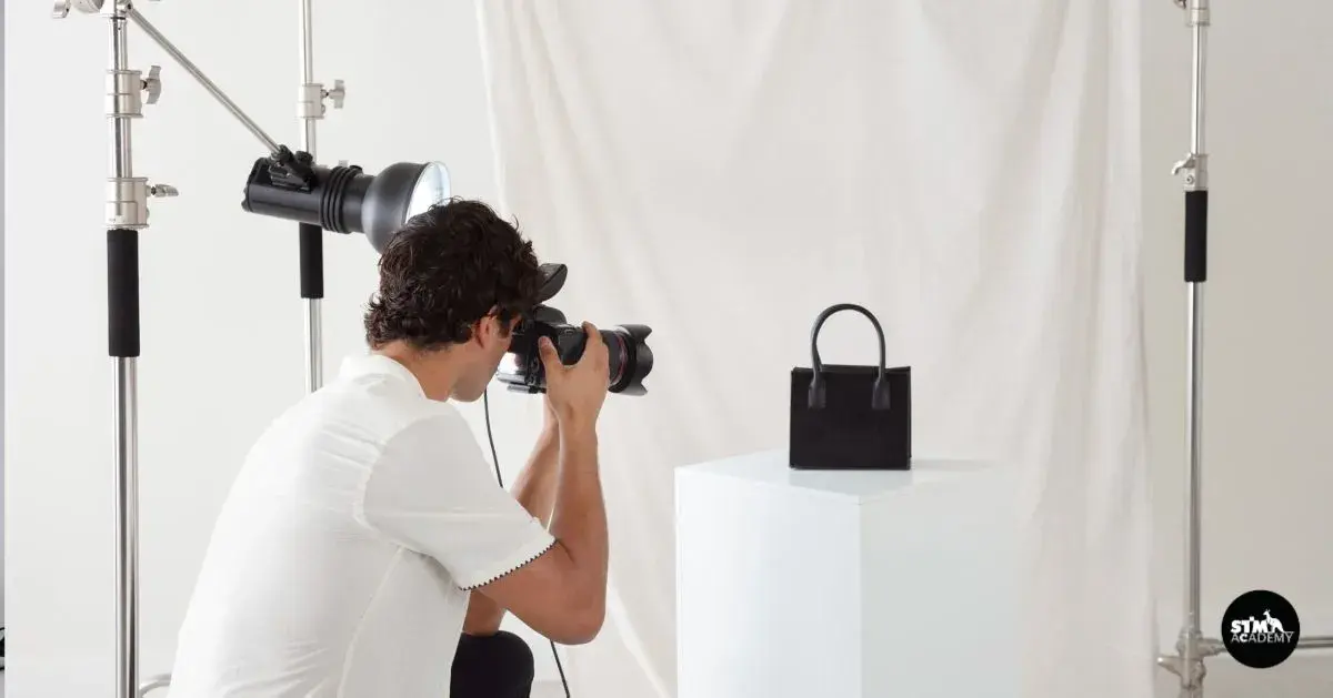 4 เทคนิค ในการใช้ Backdrop ถ่ายสินค้า เสริมความน่าดึงดูด เพิ่มความน่าหลงใหลให้กับตัวสินค้า! -The Digital STM Company Limited