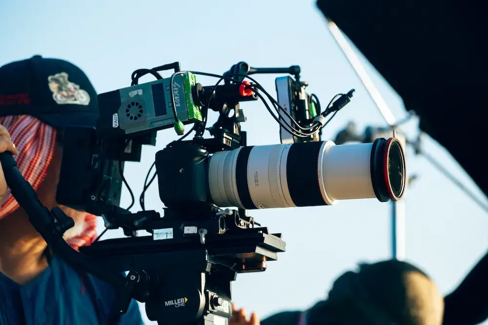 กล้อง Cinema ติดเลนส์ Telephoto สีขาว ฟิลเตอร์ Haida แดง