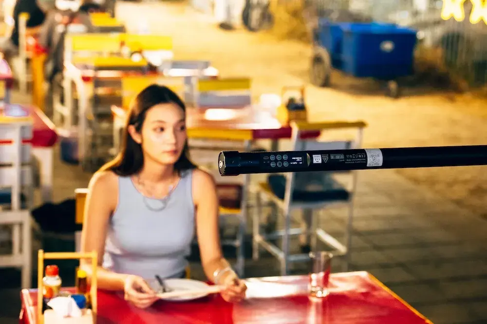 ไฟ Nanlite PavoTube ที่ร้านอาหารกลางคืน กับนักแสดง