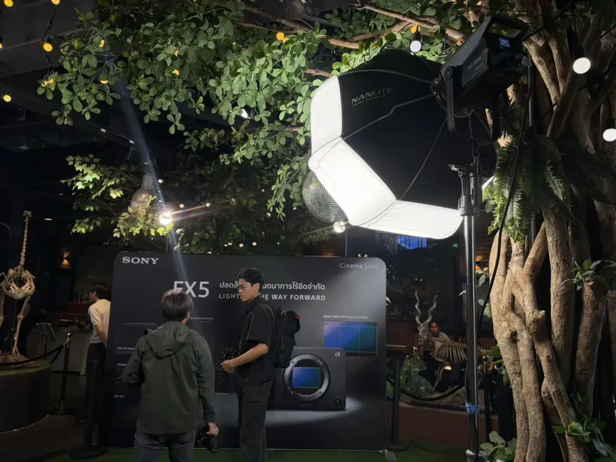 SONY FX5 Cinema Line โซน Mystic Forest พร้อมไฟ Nanlite FC-500B
